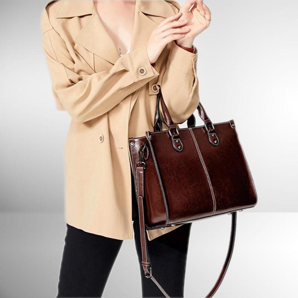 Classic Elegant Tote – Functional & Timeless