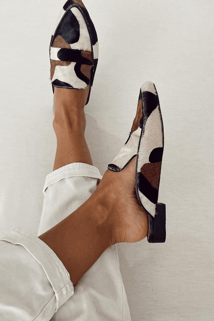 OLENA | LOAFER WITH ABSTRACT PATTERN