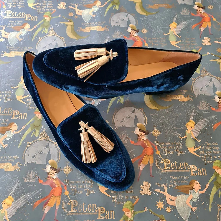 VALORA | MIDNIGHT ELEGANCE LOAFERS WITH CHAMPAGNE TASSELS