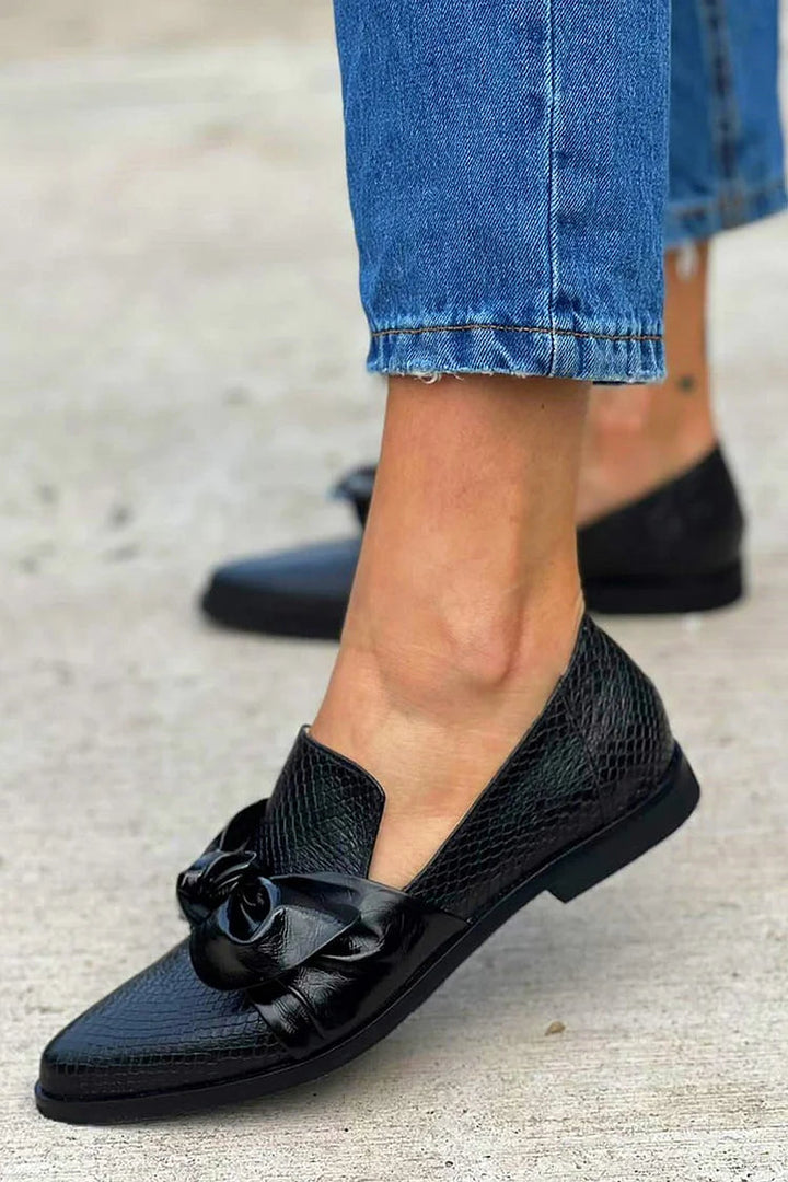 MARILYN | BLACK LOAFER WITH SHINY BOW