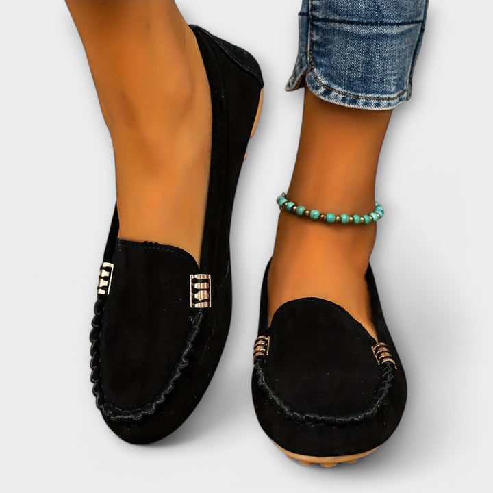 ESTELLE | CLASSIC MOCCASIN SLIP-ONS