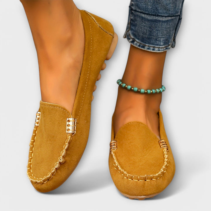 ESTELLE | CLASSIC MOCCASIN SLIP-ONS