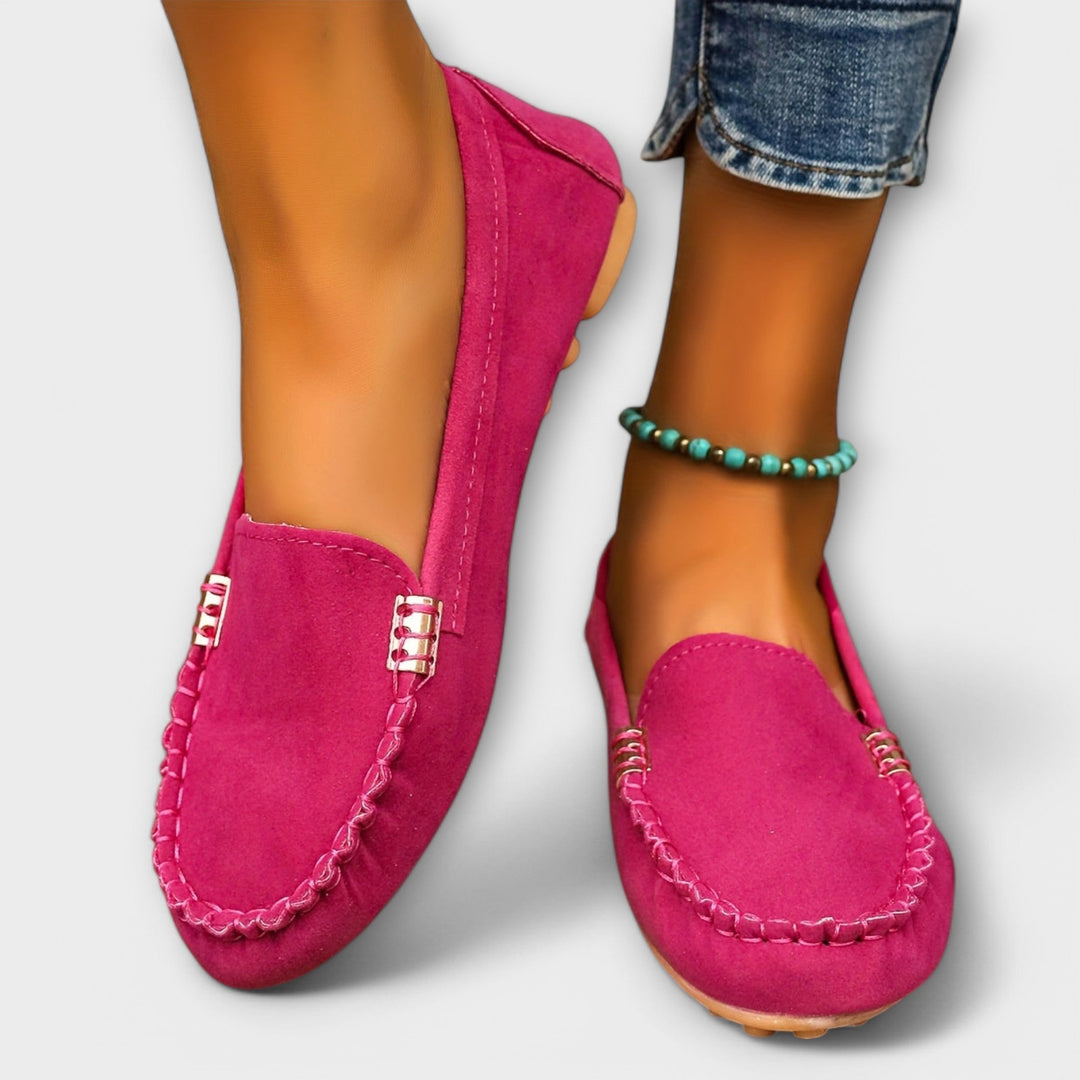 ESTELLE | CLASSIC MOCCASIN SLIP-ONS