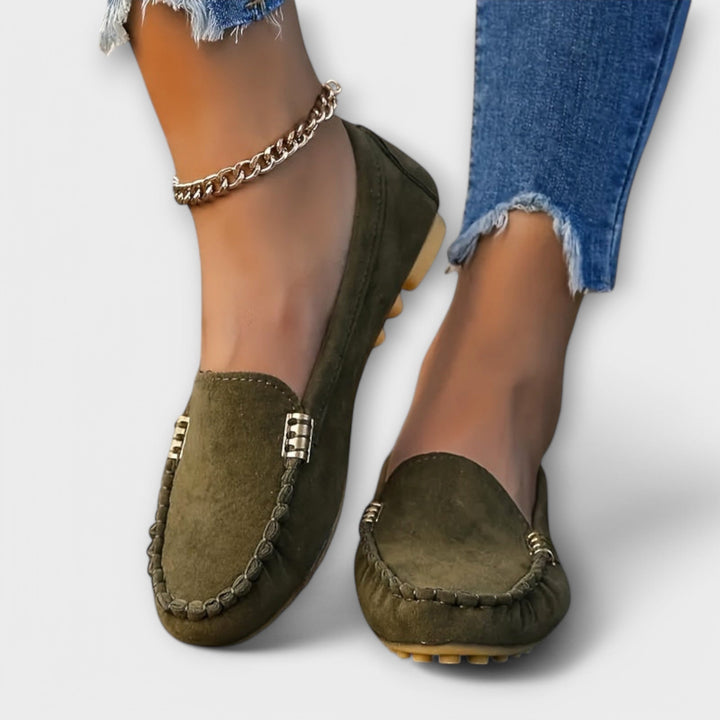 ESTELLE | CLASSIC MOCCASIN SLIP-ONS