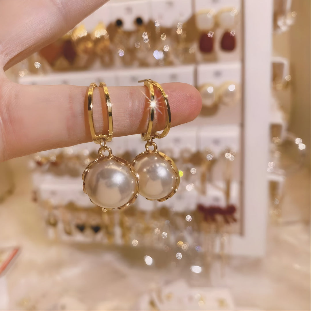 GOLD PEARL DROP EARRINGS