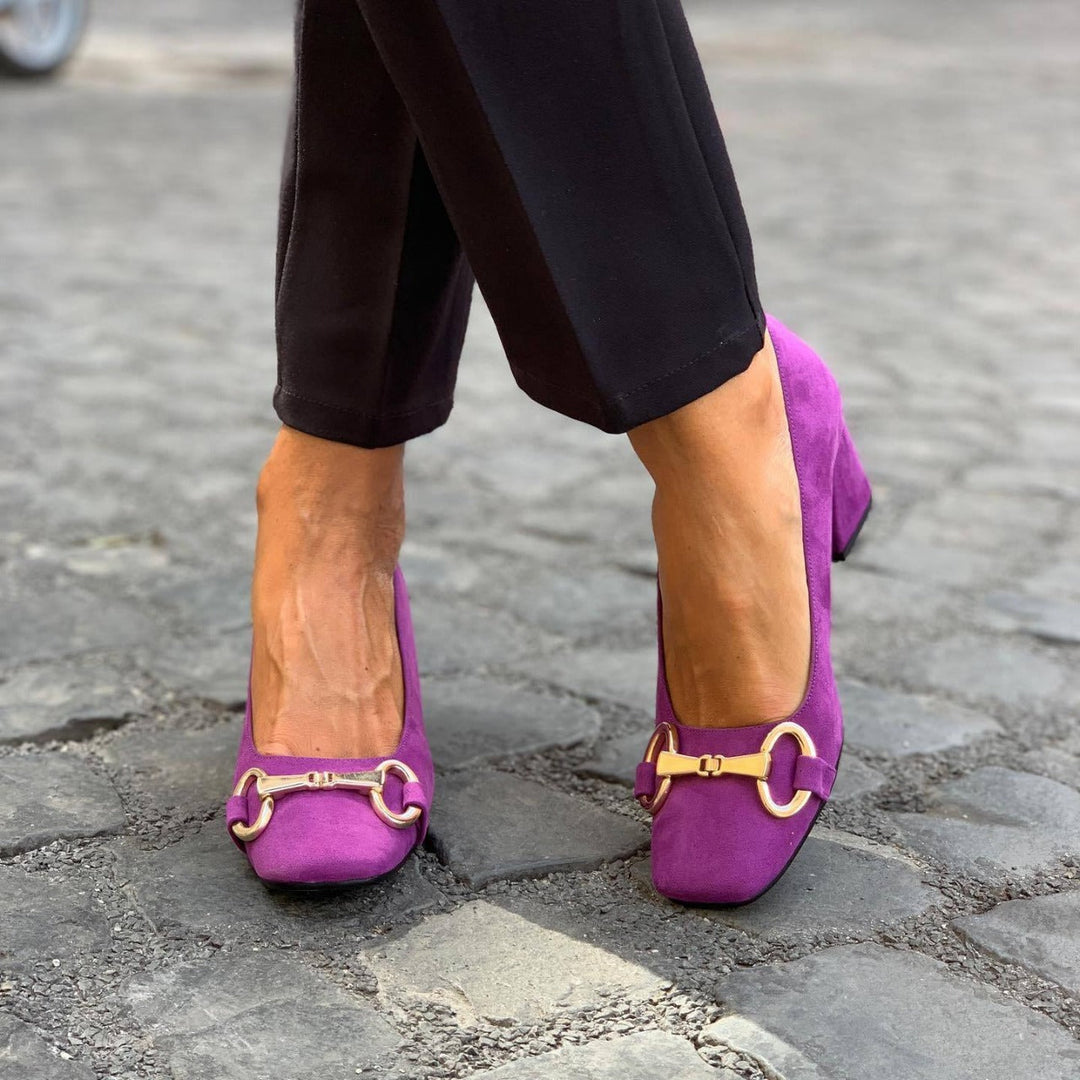 MALLORY | ELEGANT PUMPS WITH GOLD DETAIL