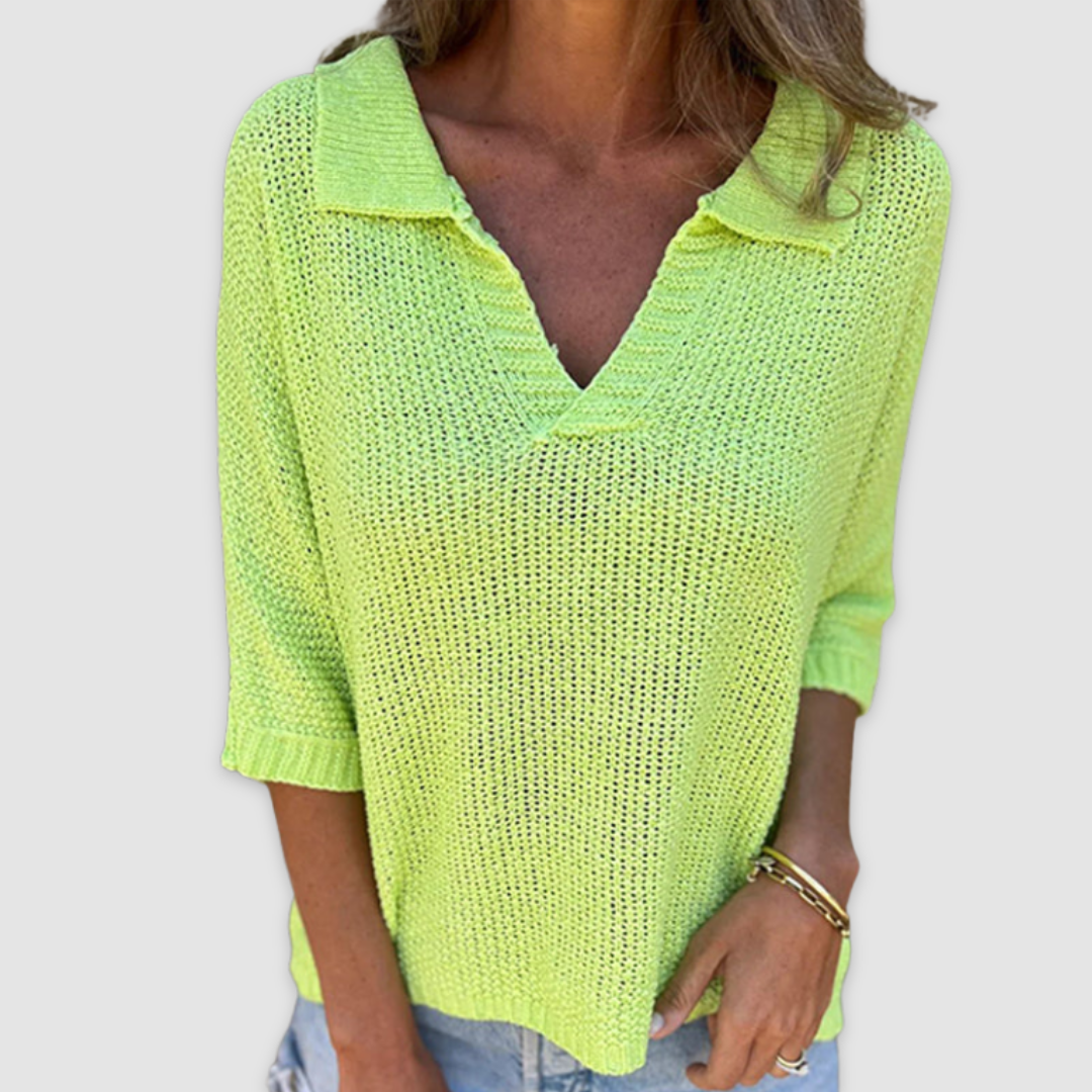 LUCY™ CLASSIC V-NECK TOP