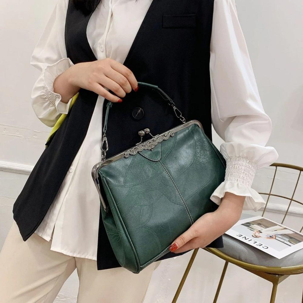 VINTAGE KISS-LOCK HANDBAG